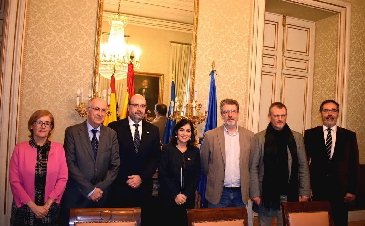 La ministra de Pol&iacute;tica Territorial y Funci&oacute;n P&uacute;blica, Carolina Darias, se re&uacute;ne con los representantes de los sindicatos.