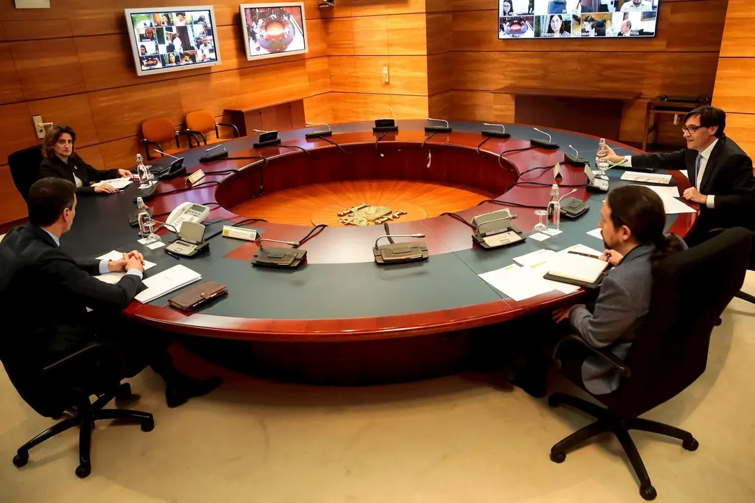 El presidente del Gobierno, Pedro S&aacute;nchez, preside el Consejo de Ministros donde han tratados medidas relacionadas con la aprobaci&oacute;n del plan de desconfinamiento por la crisis del Covid-19. En Madrid, (Espa&ntilde;a), a 28 de abril de 2020.