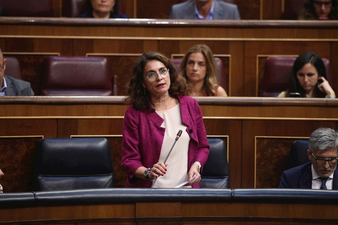La ministra de Hacienda, María Jesús Montero, interviene en la sesión de control al Gobierno en el Congreso
