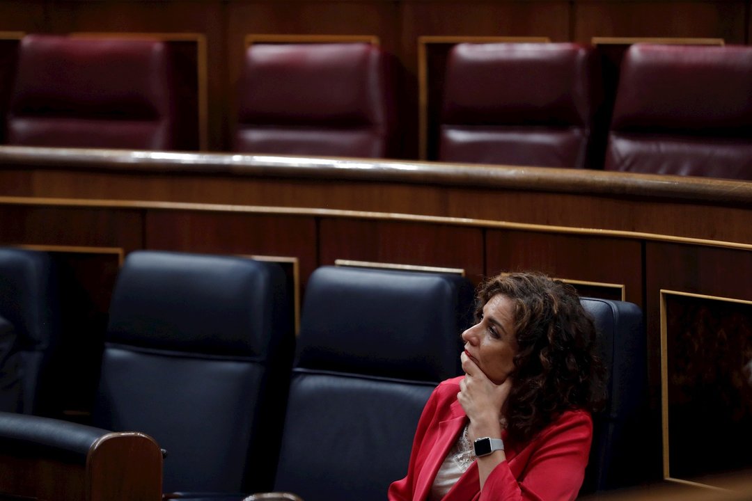 La ministra de Hacienda y portavoz del Gobierno, María Jesús Montero, durante la sesión de control al Ejecutivo celebrada este miércoles en el Congreso