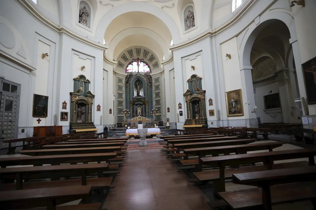 Interior de la Parroquia de San Sebasti&aacute;n. En Madrid, (Espa&ntilde;a), a 28 de abril de 2020.
