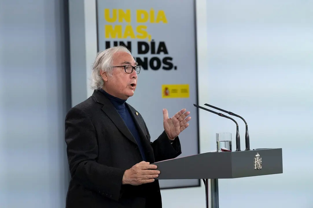 El ministro de Universidades, Manuel Castells, durante una rueda de prensa para informar sobre la &uacute;ltima hora de la crisis sanitaria provocada por el coronavirus, en Madrid (Espa&ntilde;a) a 23 de abril de 2020.