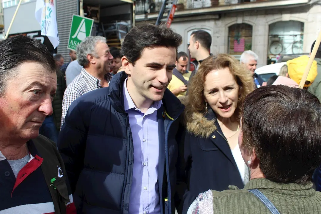 Pedro Casares e Isabel Fern&aacute;ndez