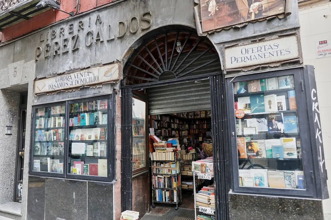 Librer&iacute;a P&eacute;rez Gald&oacute;s (Calle de Hortaleza, 5) abierta durante el primer d&iacute;a desde que se decret&oacute; el estado de alarma en el que se permite la apertura con limitaciones de librer&iacute;as, entre otros establecimientos. Se atender&aacute; a los clientes de forma individu