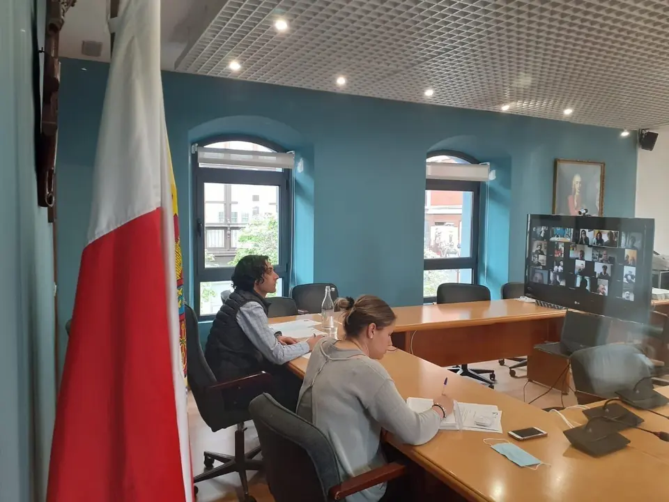 Reuni&oacute;n telem&aacute;tica del alcalde de Astillero con los hosteleros