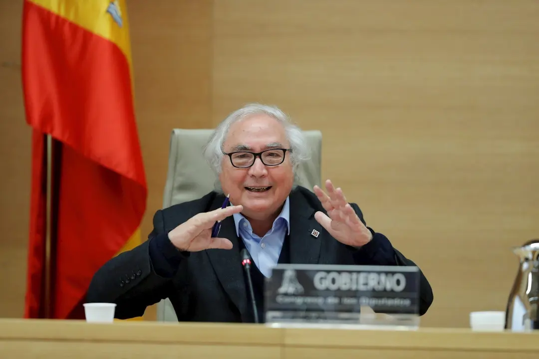El ministro de Universidades, Manuel Castells, durante su comparecencia en la Comisi&oacute;n de Universidades del Congreso.