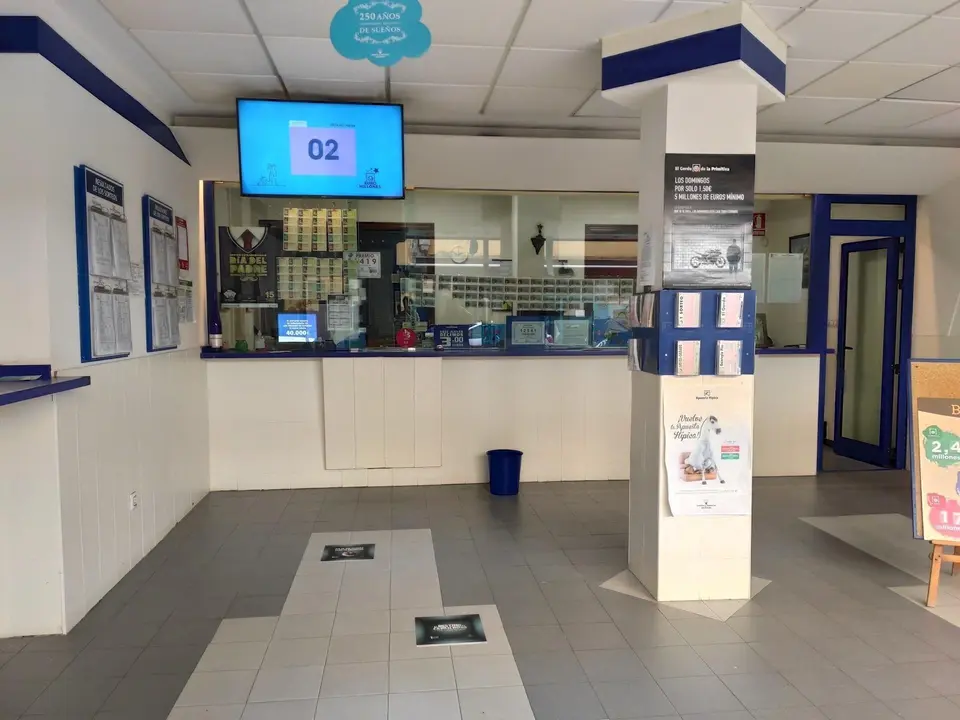 Administraci&oacute;n de Loter&iacute;as n&uacute;mero 27 de Oviedo, Administraci&oacute;n  Loreto. Loter&iacute;a.