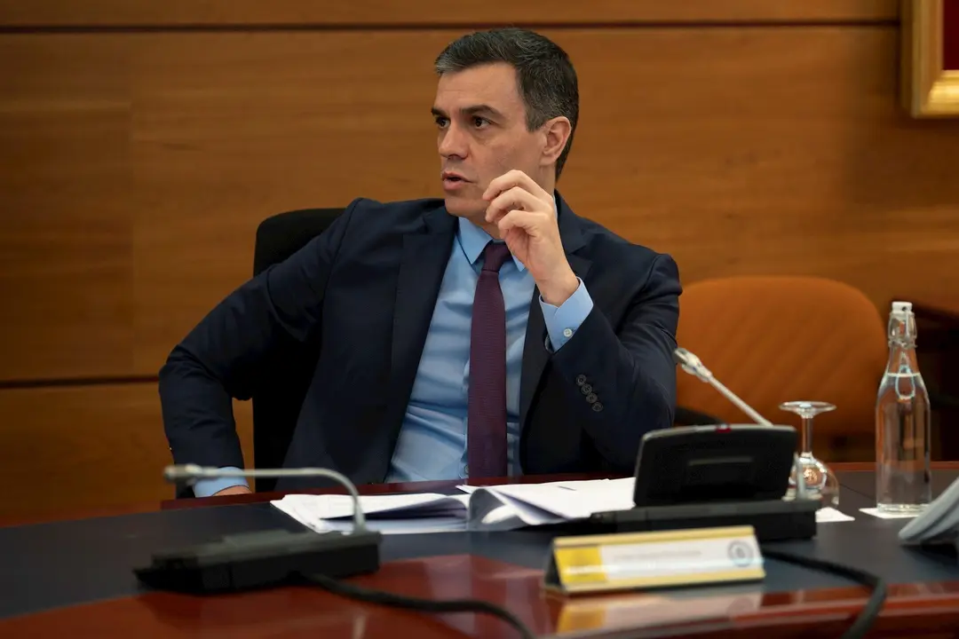 El presidente del Gobierno, Pedro S&aacute;nchez, durante la reuni&oacute;n del Consejo de ministros extraordinario, que convalidar&aacute; la cuarta pr&oacute;rroga del estado de alarma hasta el 23 de mayo, en Madrid (Espa&ntilde;a), a 8 de mayo de 2020.