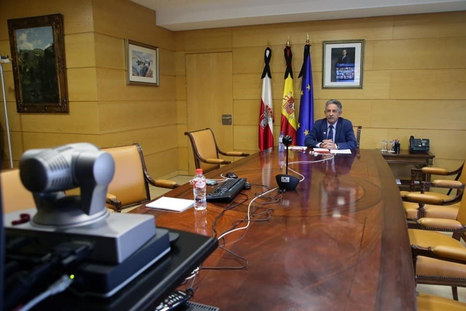 El presidente de Cantabria, Miguel Ángel Revilla, en la novena conferencia entre Pedro Sánchez y los presidentes autonómicos
