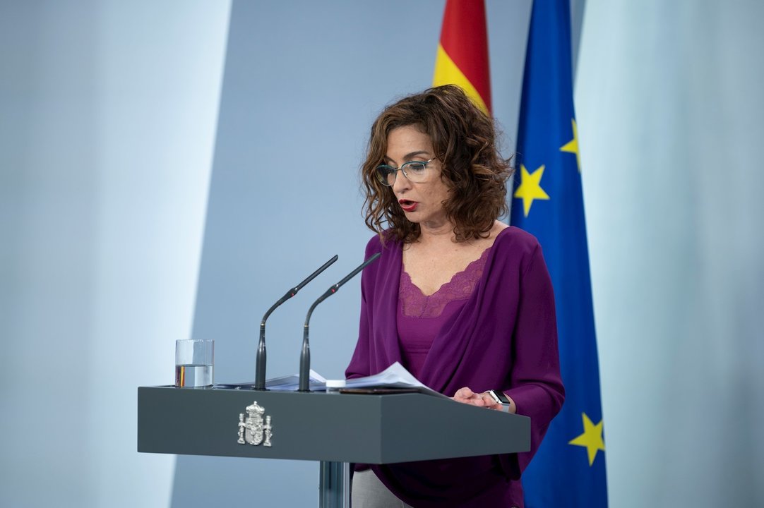 La ministra de Hacienda y portavoz del Gobierno, Maria Jesús Montero, en rueda de prensa tras el Consejo de Ministros, en Madrid (España), a 8 de mayo de 2020.