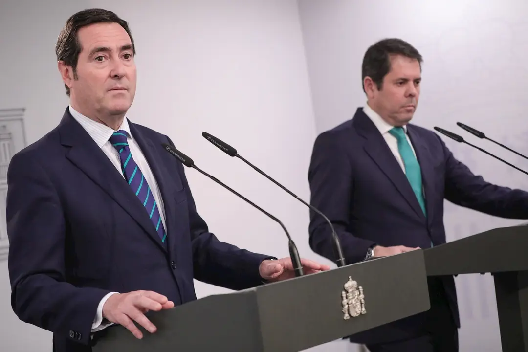 El presidente de la CEOE, Antonio Garamendi (izq) y el presidente de la Confederaci&oacute;n Espa&ntilde;ola de la Peque&ntilde;a y Mediana Empresa Cepyme, Gerardo Cuerva (dech)