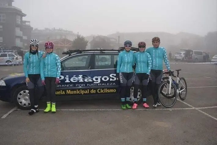 Integrantes de la pe&ntilde;a ciclista Exp&oacute;sito de Renedo de Pi&eacute;lagos