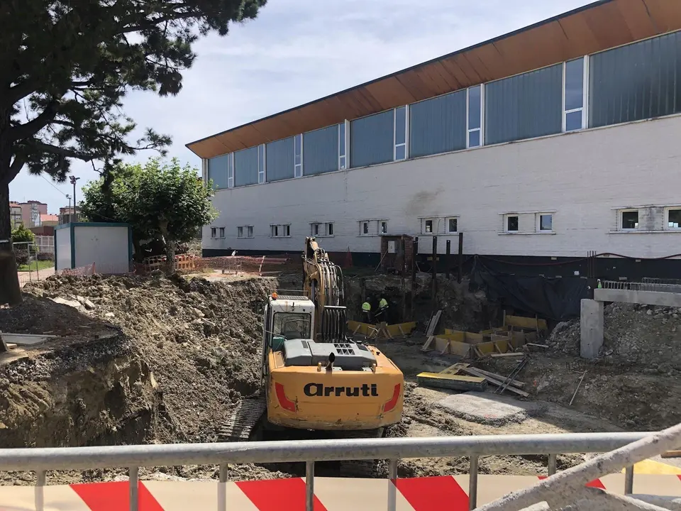 Obras ampliaci&oacute;n piscina complejo deportivo Ruth Beitia