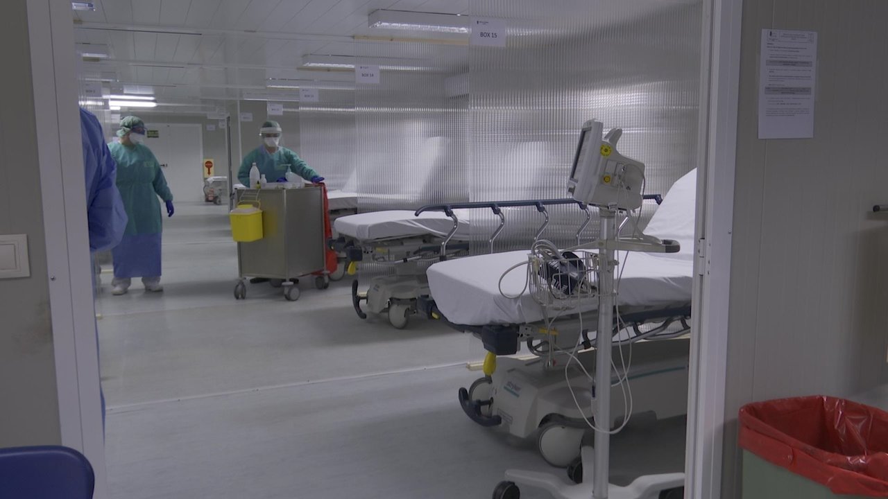 Imagen del puesto externo del triaje avanzando habilitado en el Hospital de Laredo (Cantabria).