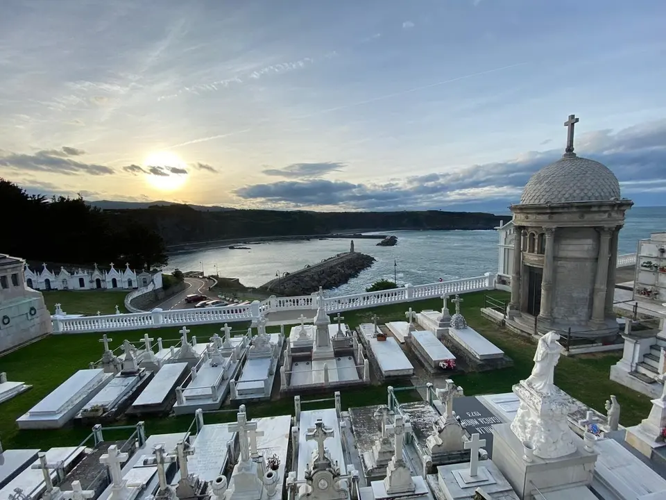 Cementerio de Luarca, Vald&eacute;s.