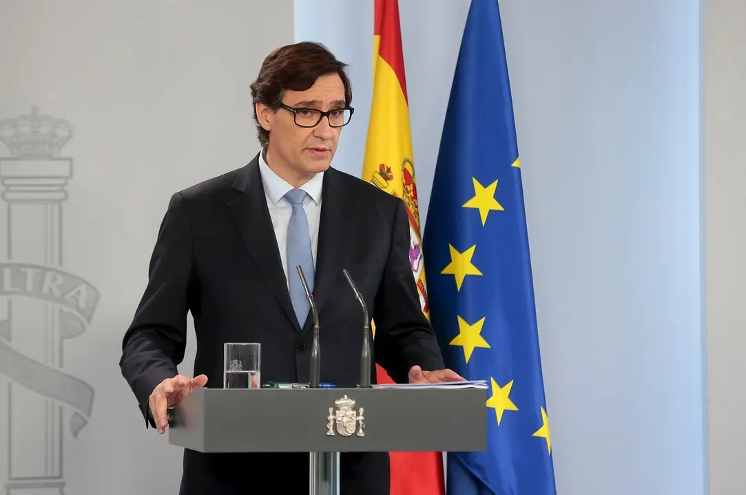 El ministro de sanidad, Salvador Illa, durante una rueda de prensa junto con la ministra de Hacienda y portavoz del Gobierno, Mar&iacute;a Jes&uacute;s Montero. En Madrid (Espa&ntilde;a) a 17 de mayo de 2020.