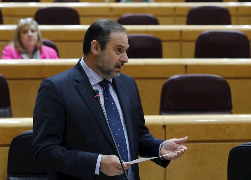 El ministro de Transportes, Movilidad y Agenda Urbana, José Luis Ábalos, durante una interveción en el Senado