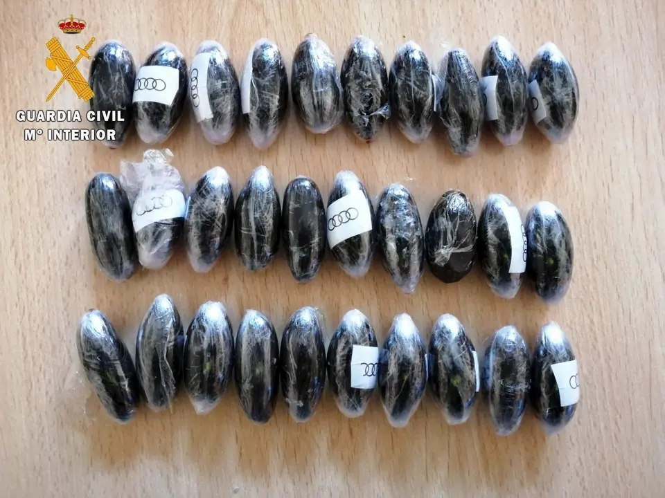 Nota De Prensa La Guardia Civil Detiene Dos Personas Por Tr&aacute;fico De Drogas