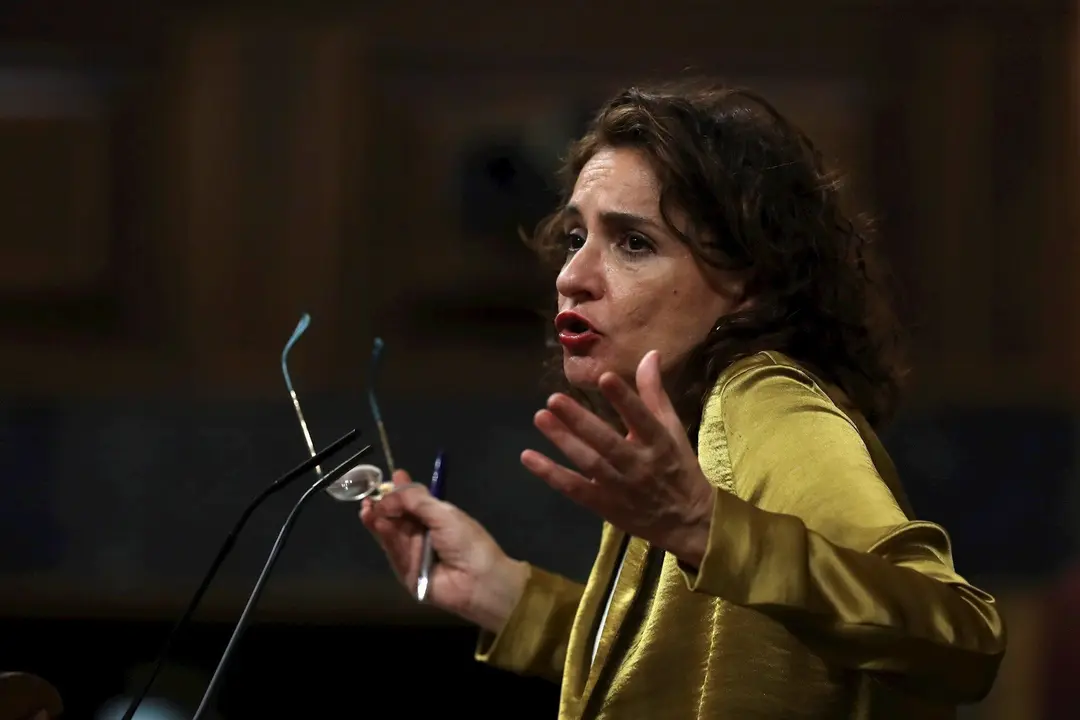 La ministra de Hacienda, Mar&iacute;a Jes&uacute;s Montero, durante el pleno del Congreso.
