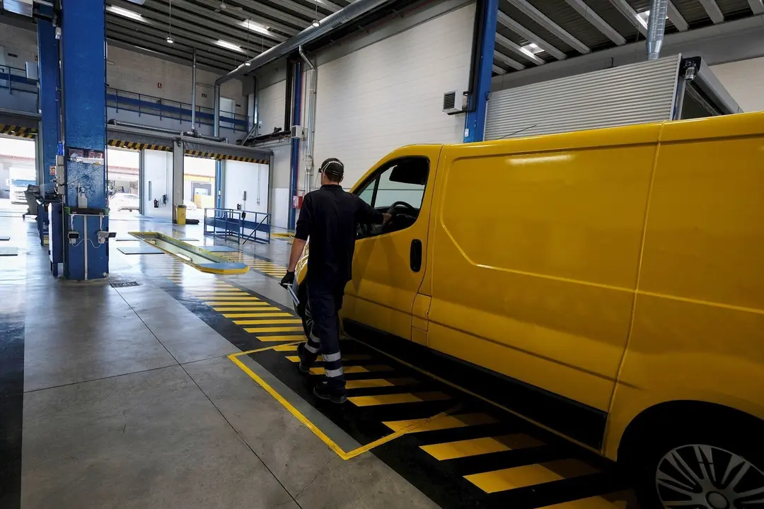 Trabajador de la ITV.