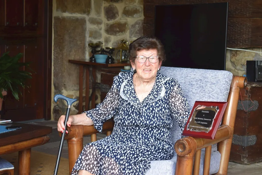 Vecina de Pi&eacute;lagos homenajeada por su 100 cumplea&ntilde;os