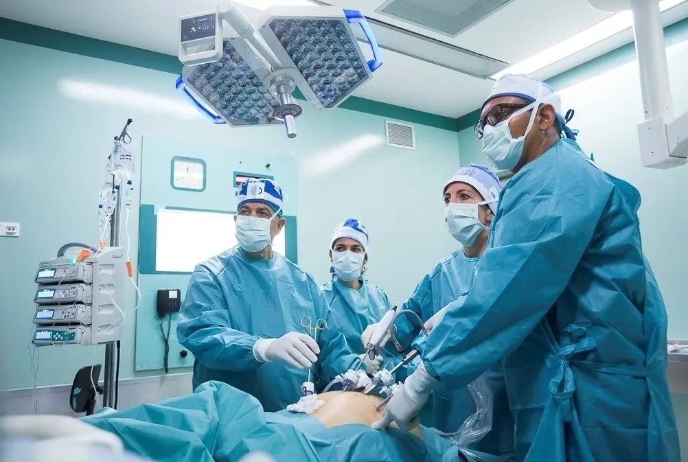 La doctora Constanza Ballesta Ferrer, una de las mayores expertas europeas en cirug&iacute;a de la obesidad y endocrinolog&iacute;a, actual codirectora del Centro Laparosc&oacute;pico Dr. Ballesta (CLB) en el Centro M&eacute;dico Teknon de Barcelona