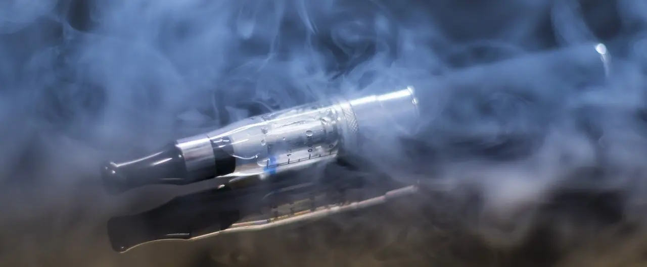 Cigarrillo electr&oacute;nico. Vapeo