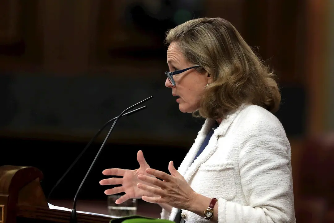 La vicepresidenta de Asuntos Econ&oacute;micos, Nadia Calvi&ntilde;o, durante una intervenci&oacute;n en el Congreso.