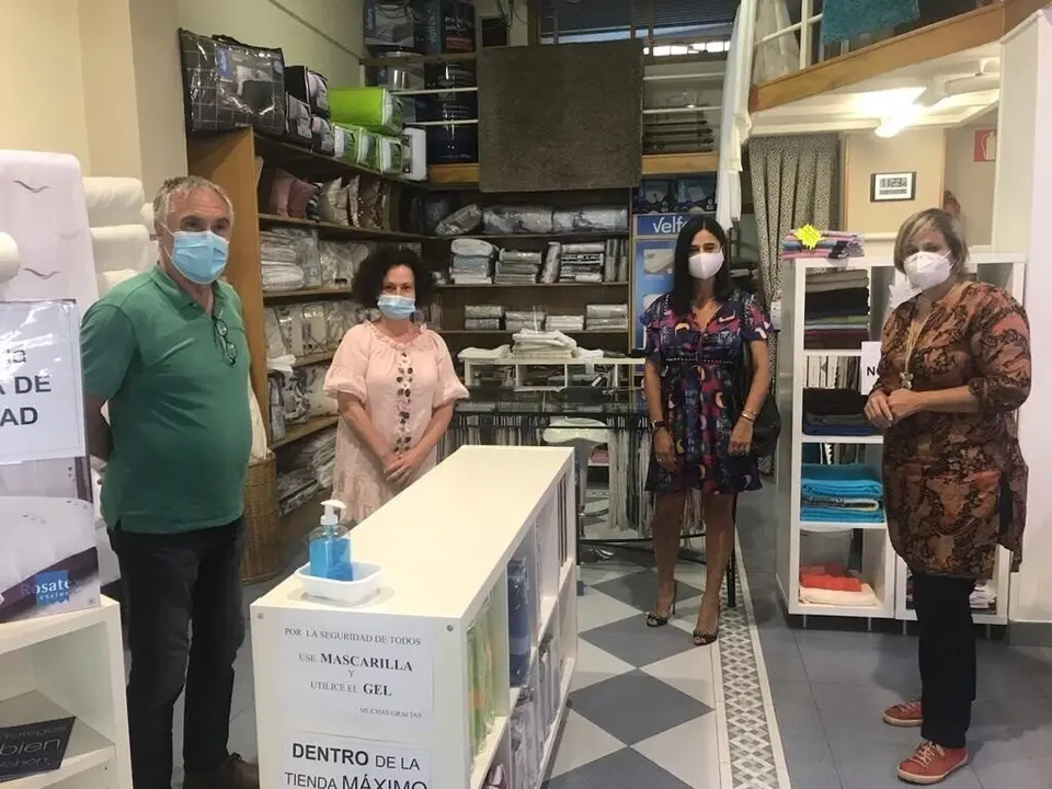 Visita comercios Camargo de la alcaldesa, Esther Bolao