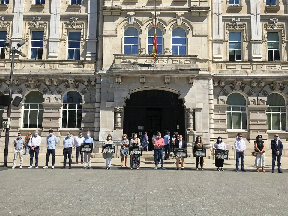 Minuto de silencio por mujer asesinada en Girona