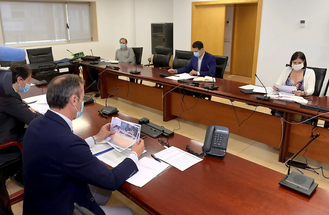 La alcaldesa de Santander, Gema Igual, tras participar en la segunda reini&oacute;n con la Federaci&oacute;n de Municipios de Cantabria y el Gobierno regional sobre el uso de las playas