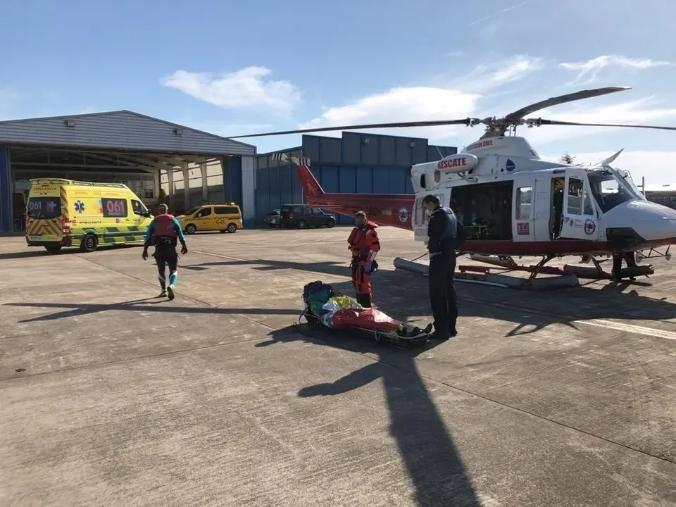 EuropaPress_3173547_pescador_sanotnes_evacuado_helicoptero_valdecilla_ser_rescatado_preahogado