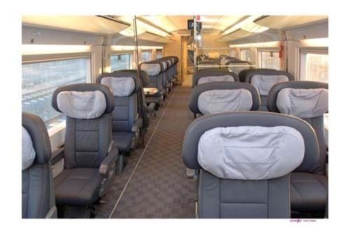 Interior de un coche de tren AVE de Renfe