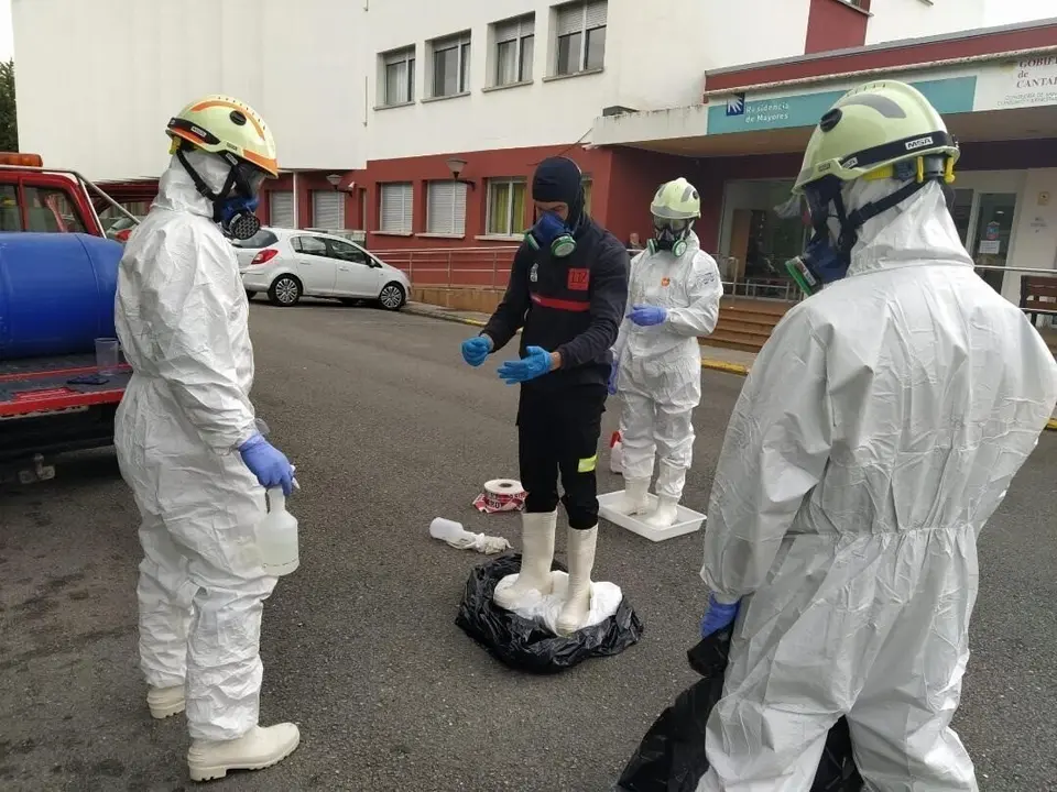 Desinfecci&oacute;n de residencias de mayores por el 112 Cantabria