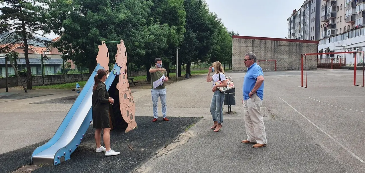 Reforma del &aacute;rea de juego del colegio Virgen de Valencia de Pi&eacute;lagos