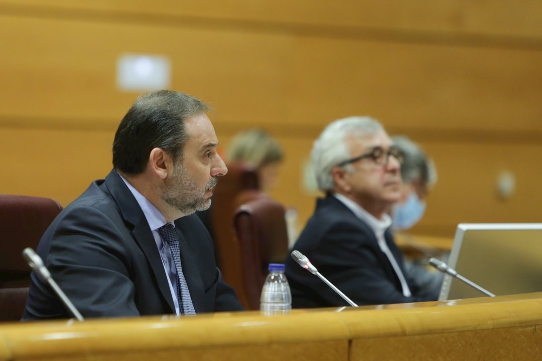 El ministro de Transportes, Movilidad y Agenda Urbana, José Luis Ábalos, durante su comparecencia en el Senado en comisión de su departamento. En Madrid (España), a 3 de junio de 2020.