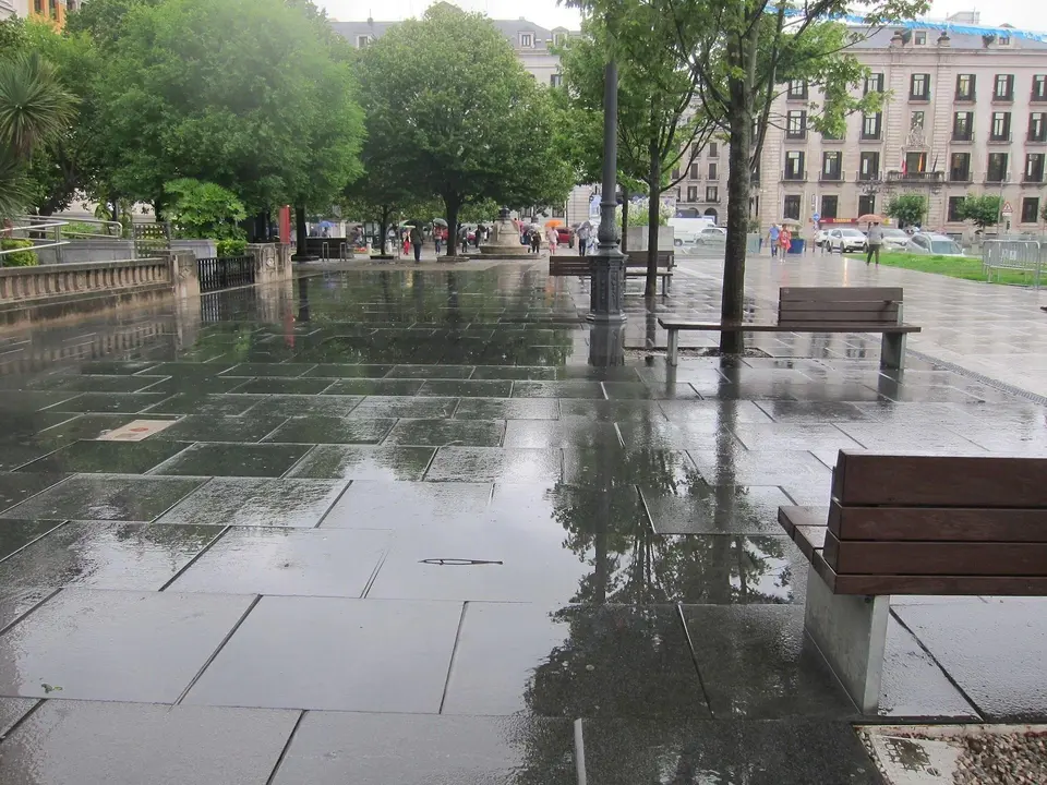 Lluvia en Santander. Archivo