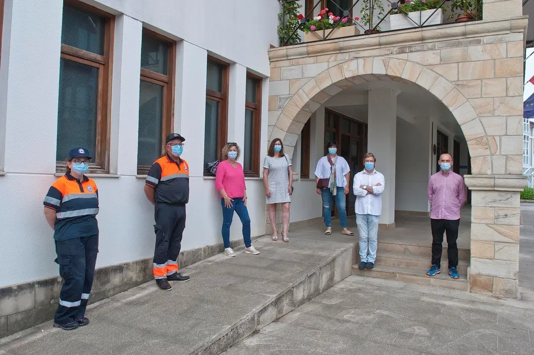 Entrega de alimentos de Anjanas Solidarias