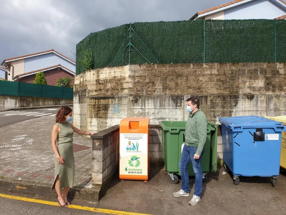 Contenedores de reciclaje de aceite en Astillero