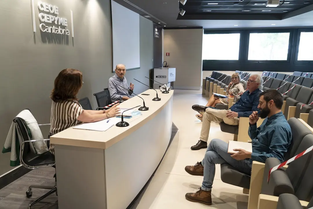 Reuni&oacute;n de las empresas de formaci&oacute;n con el diputado Jos&eacute; Mar&iacute;a Maz&oacute;n