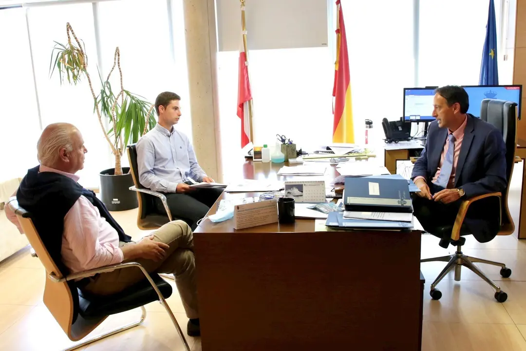 Obras P Recibe Alcalde Rasines