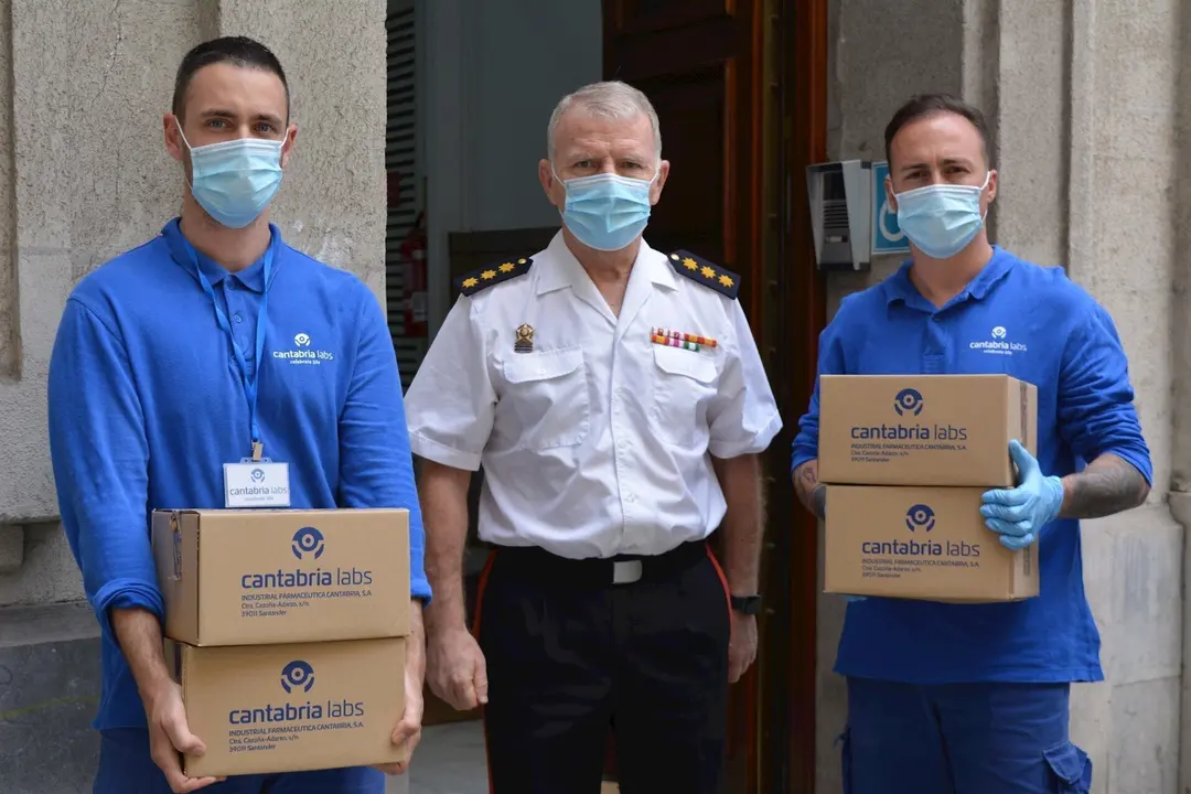 Donaci&oacute;n de Cantabria Labs al Cl&uacute;ster de la Industria de la Defensa