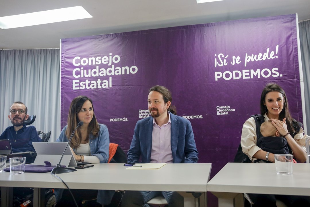 El secretario general de Podemos y vicepresidente segundo del Gobierno, Pablo Iglesias, junto a los dirigentes Irene Montero, Ione Belarra y Pablo Echenique
