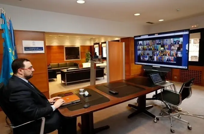 Adri&aacute;n Barb&oacute;n