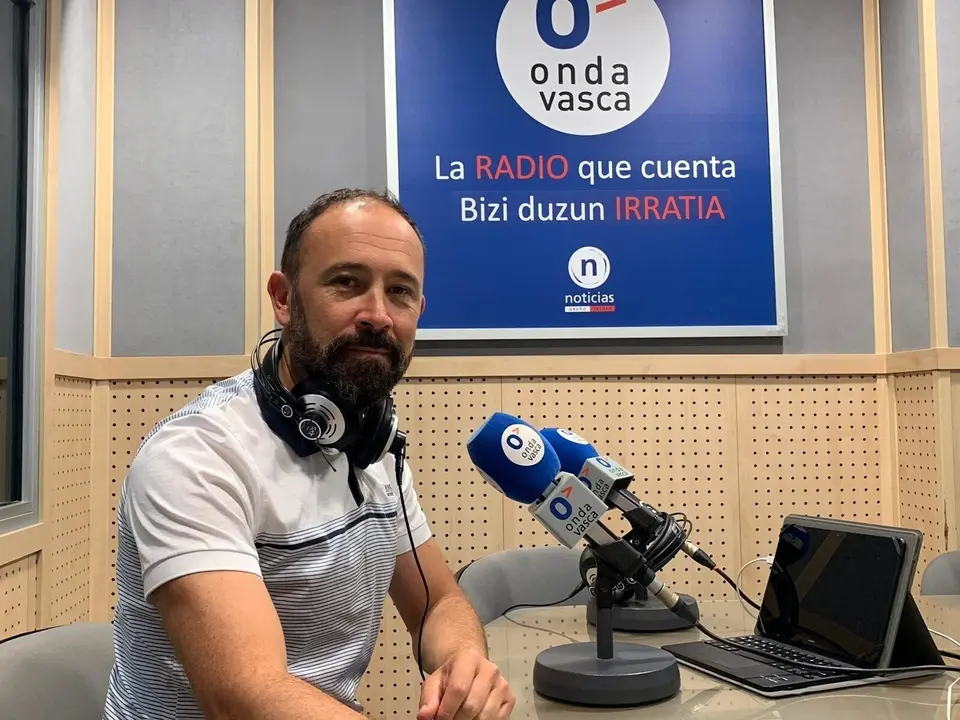 El delegado del Gobierno en el Pa&iacute;s Vasco, Denis Itxaso, en una entrevista en Onda Vasca