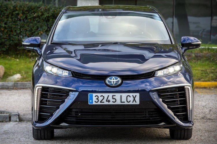 Primer vehículo eléctrico de hidrógeno de Toyota en España