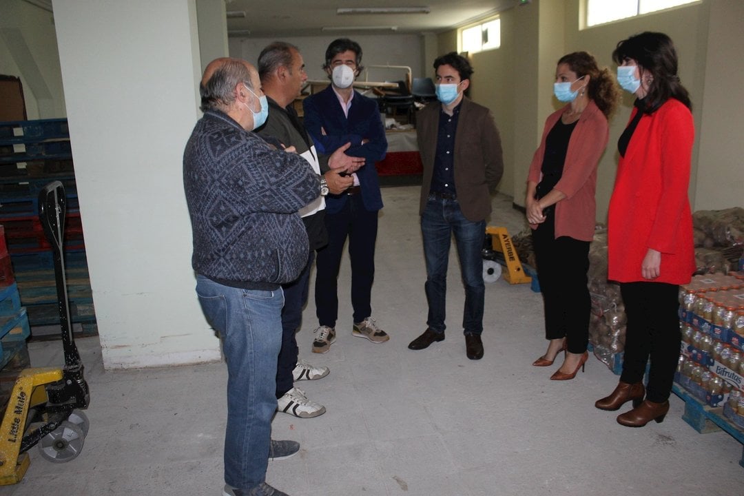 Pedro Casares, Ainoa Quiñones y Ana Santurtún visitan las instalaciones de FECAV
