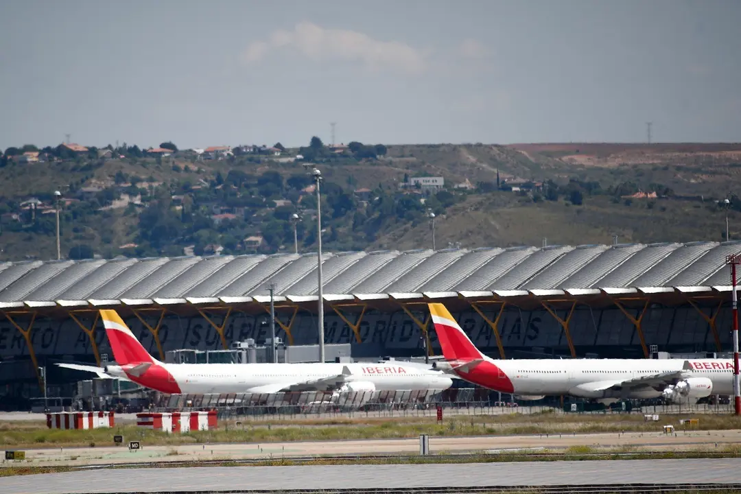 Varios aviones de Iberia en la terminal 4 del Aeropuerto de Madrid-Barajas Adolfo Su&aacute;rez.