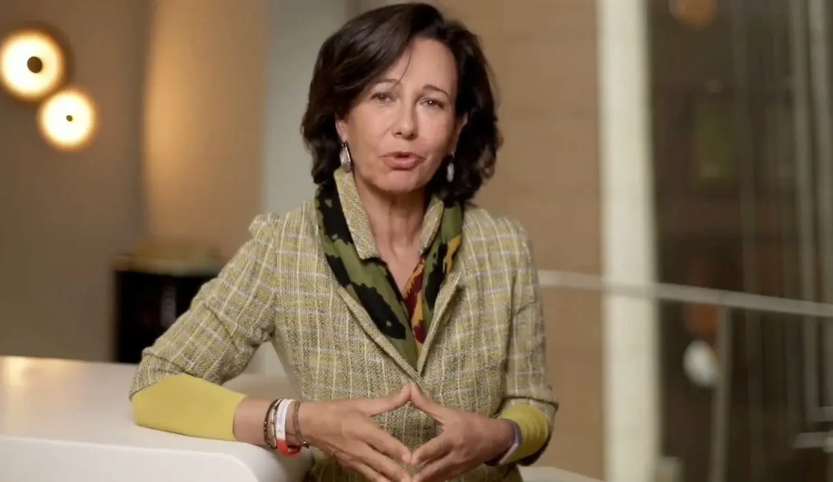 La presidenta de Banco Santander, Ana Bot&iacute;n, durante la Cumbre Empresarial 'Empresas espa&ntilde;olas liderando el futuro' organizada por CEOE.