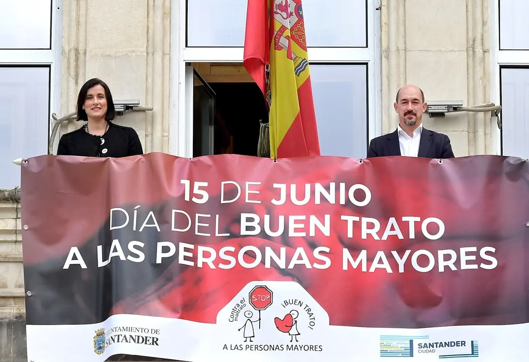 Pancarta en Ayuntamiento por el D&iacute;a del Buen Trato a Mayores